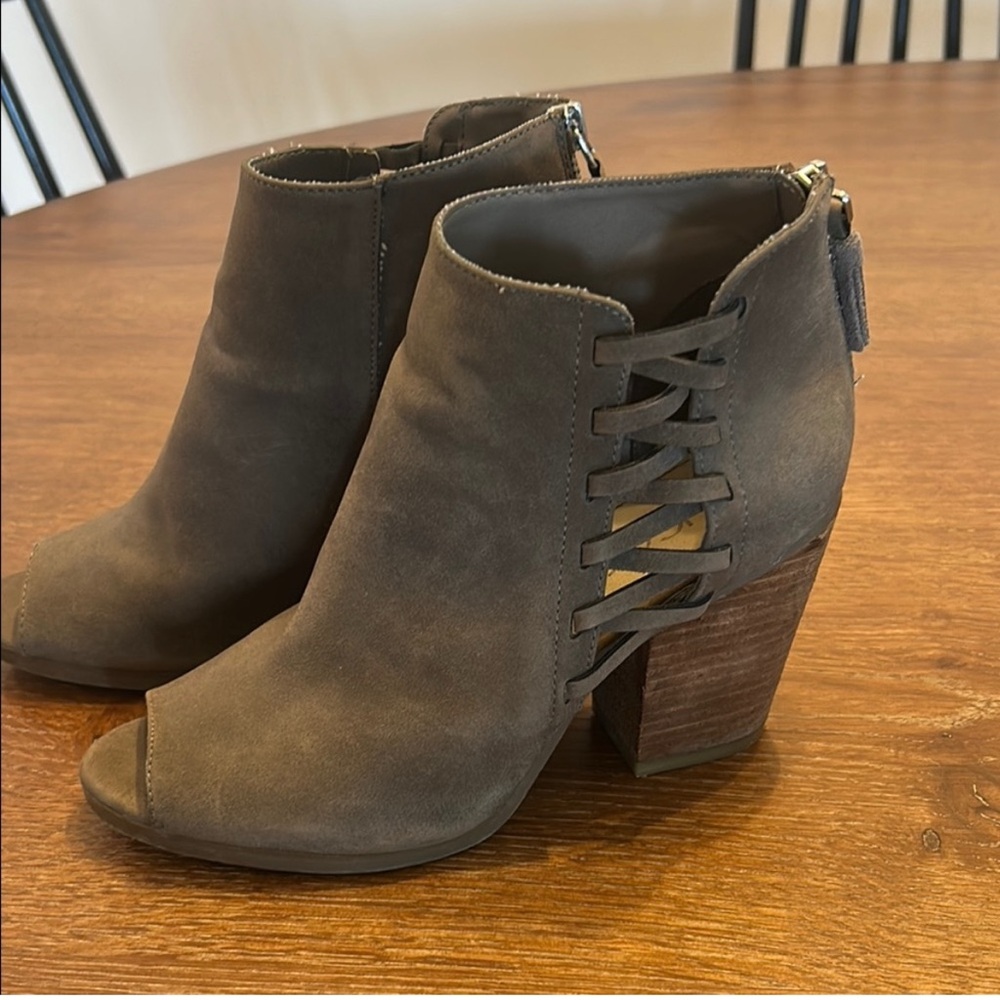 Brown Ankle Boots with Criss-Cross Detail Size 7.5